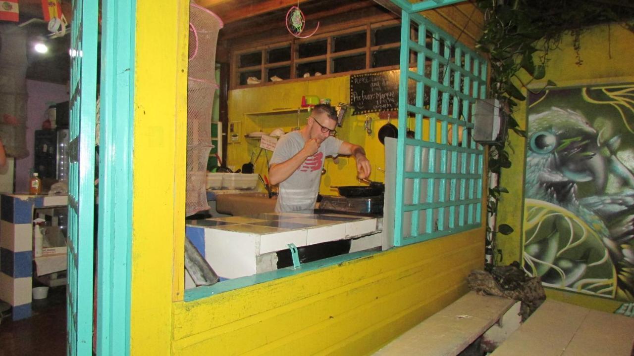 Coconut Hostel Bocas Town エクステリア 写真