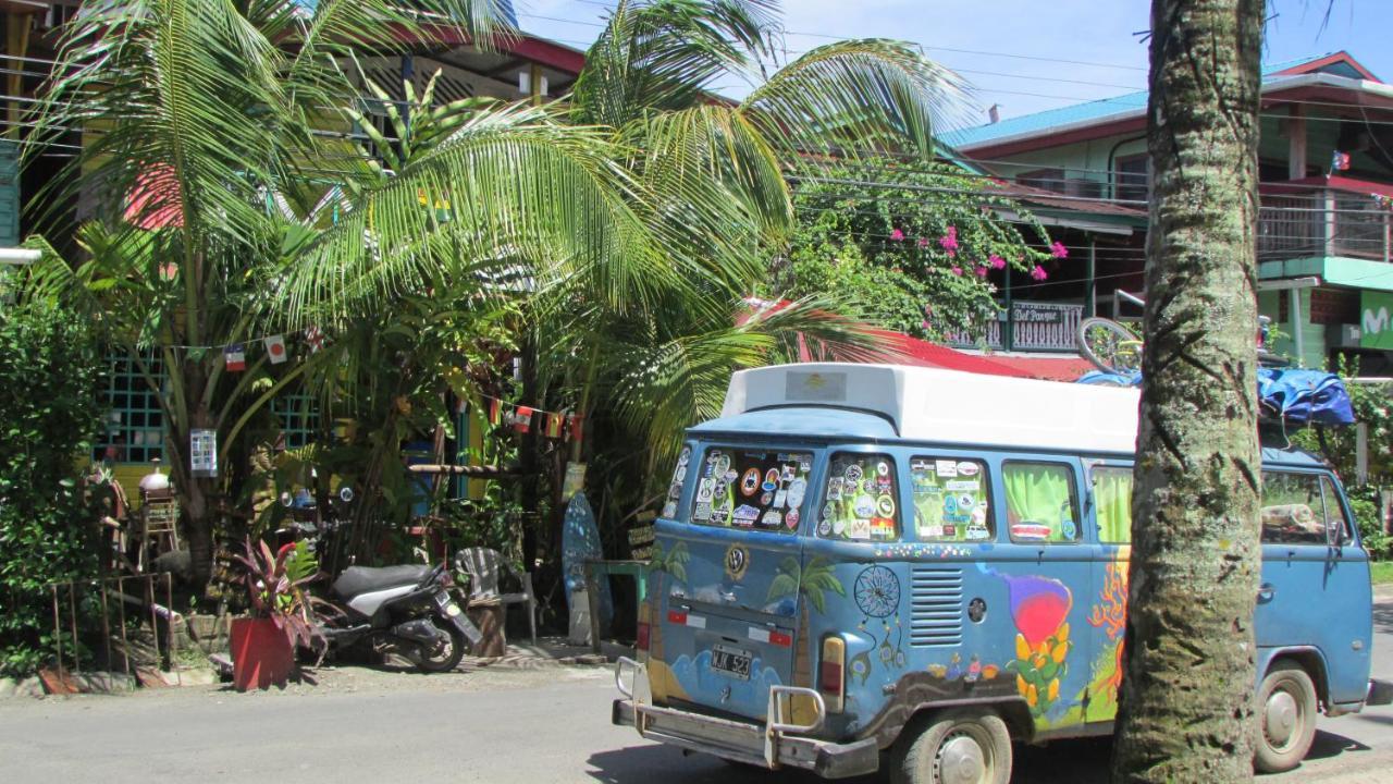 Coconut Hostel Bocas Town エクステリア 写真